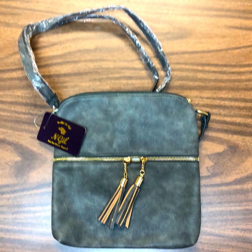 NWT N Girl purse. Gray